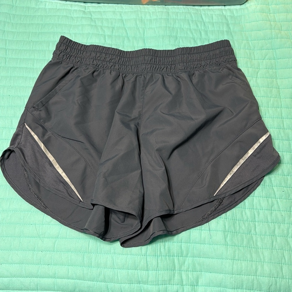 Running shorts with pockets